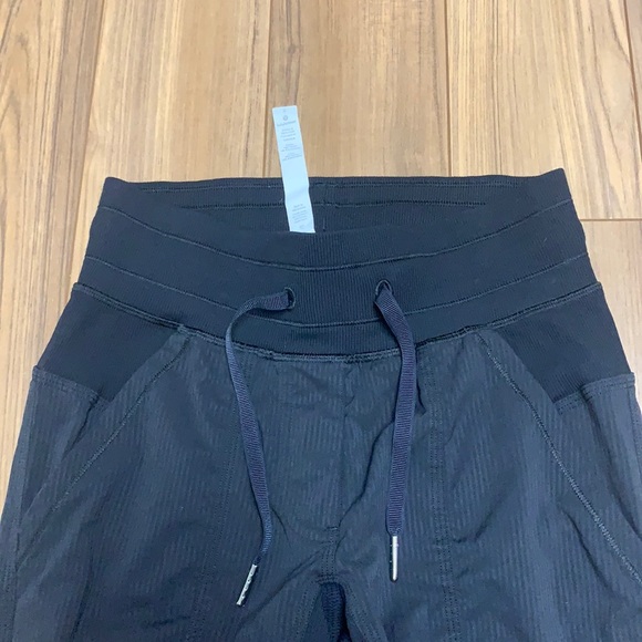 Lululemon Black striped Street to Studio Pants Sz 2 - Picture 5 of 9
